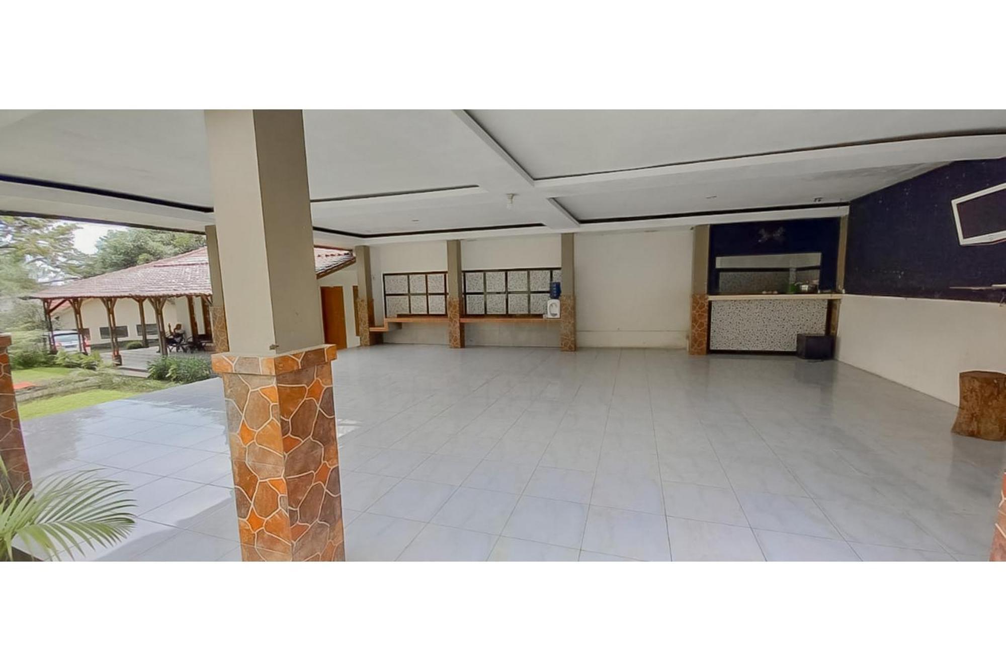 בוגור Hotel Sri Indrawati Puncak Mitra Reddoorz מראה חיצוני תמונה